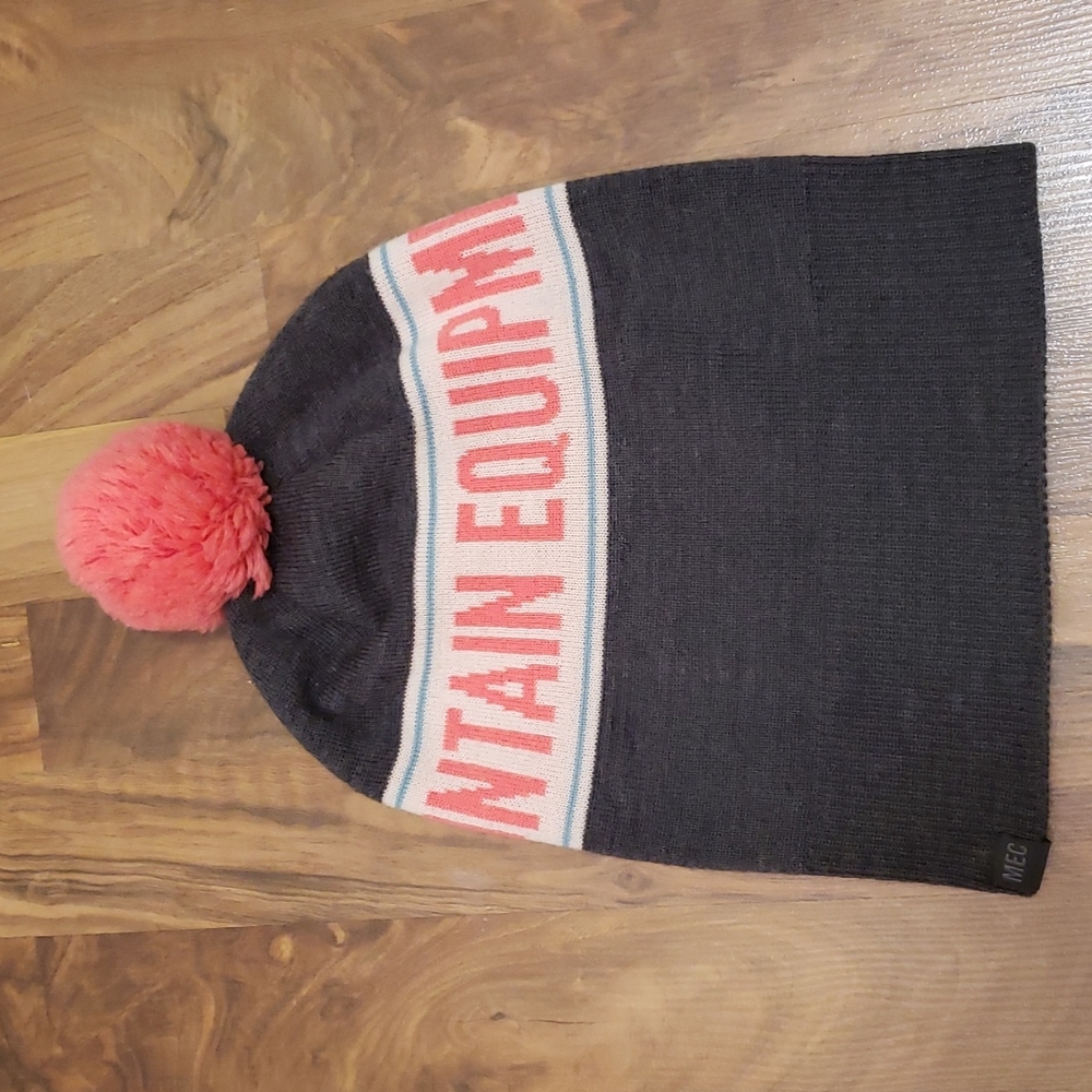 2/$15 Mountain Equipment Co-op MEC Vintage Looking Winter Toque w/ pompom - Picture 3 of 5